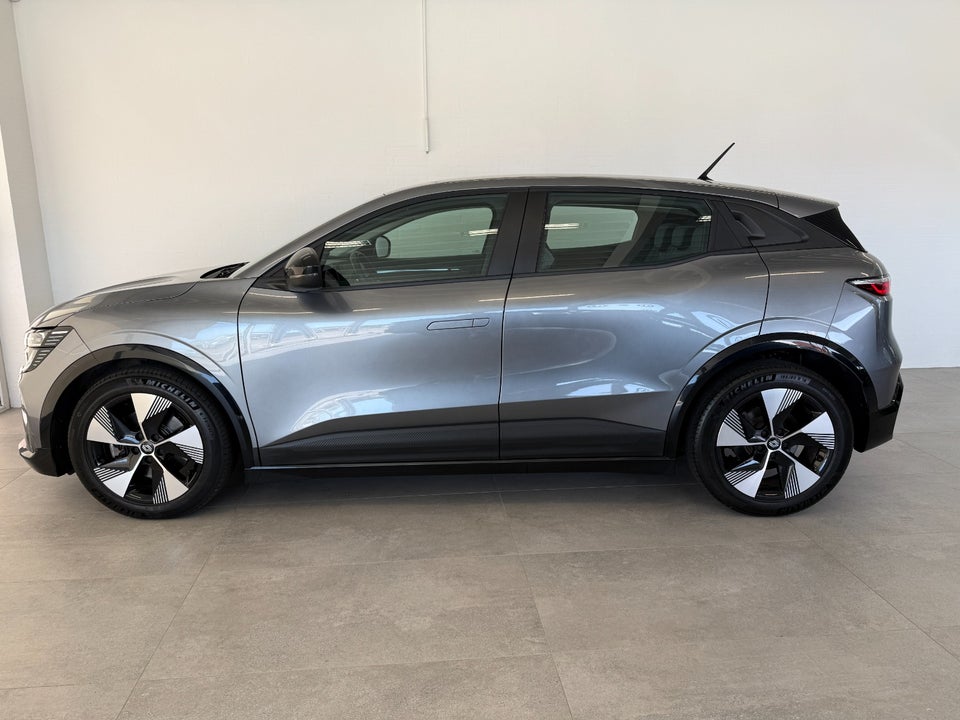 Renault Megane E-Tech 40 Equilibre 5d