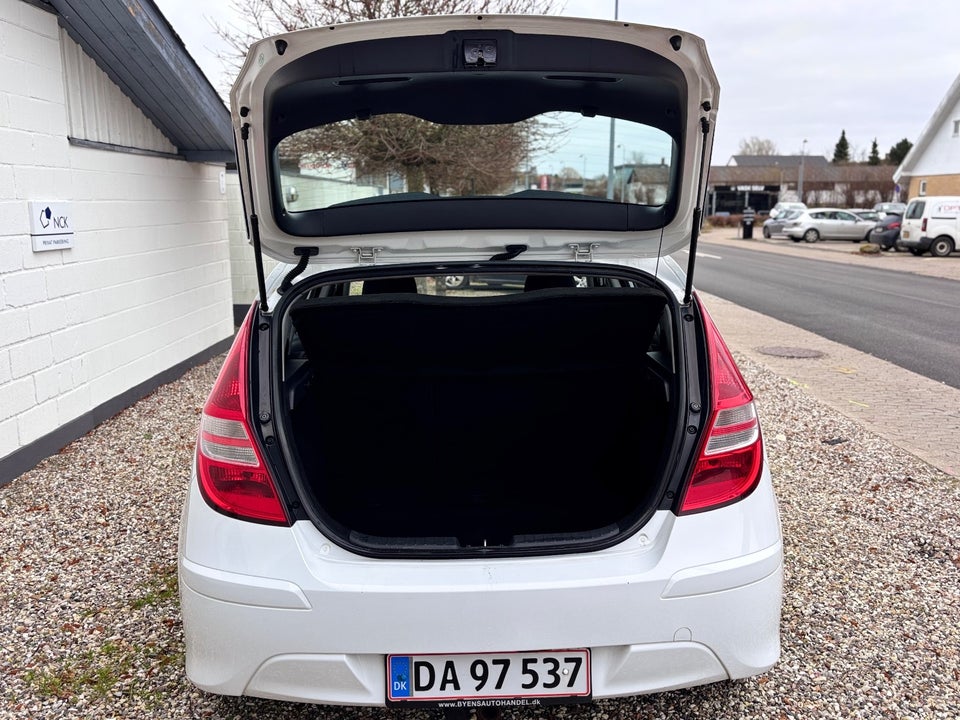 Hyundai i30 1,4 CVVT Comfort 5d