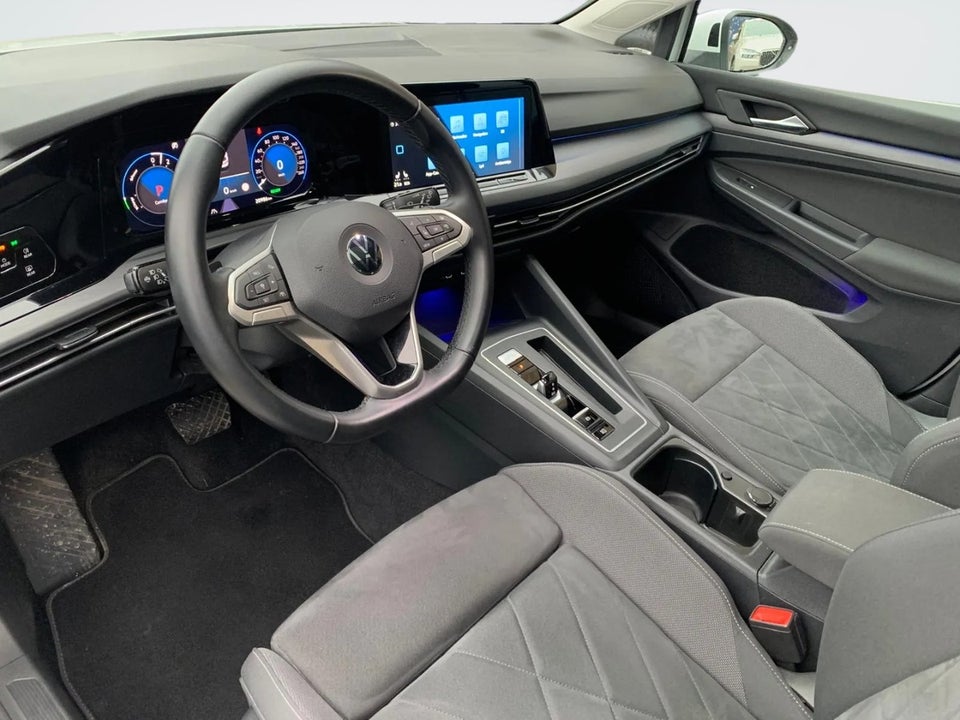 VW Golf VIII 1,4 eHybrid DSG 5d