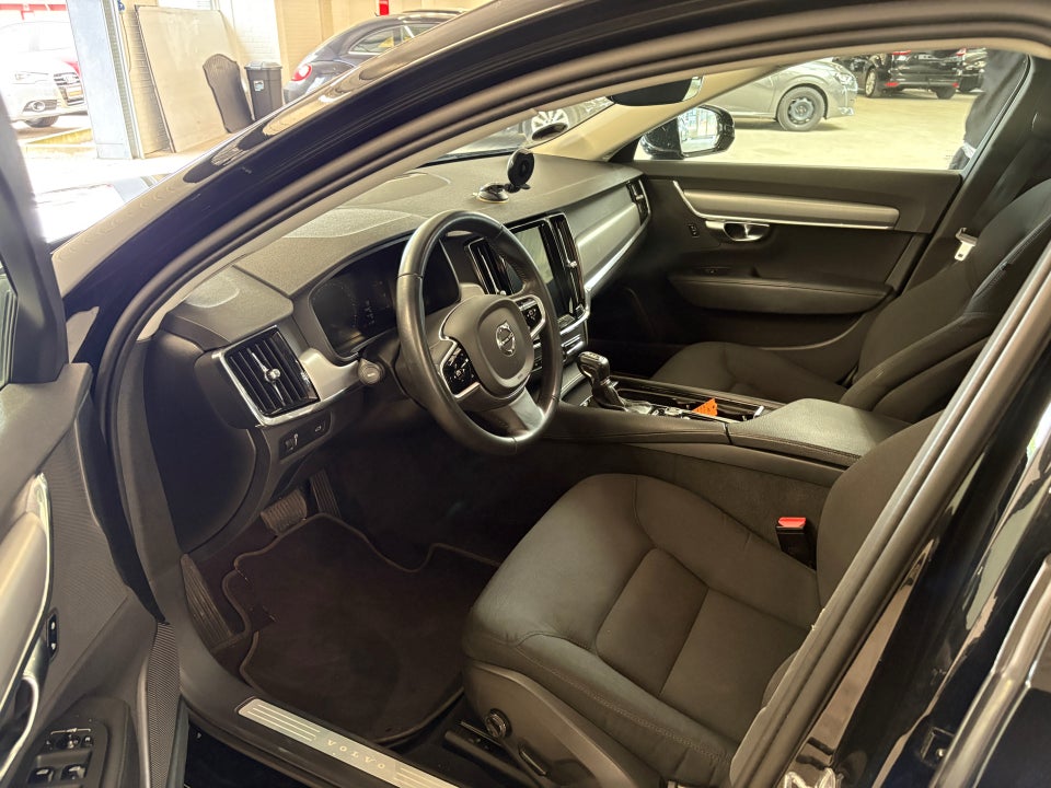 Volvo S90 2,0 T4 190 Momentum aut. 4d