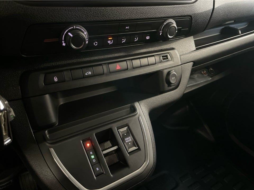 Peugeot e-Expert 75 L2 Plus Van