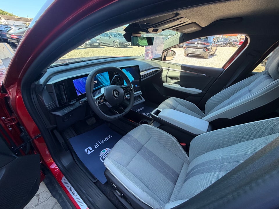 Renault Scenic E-Tech 87 Iconic 5d