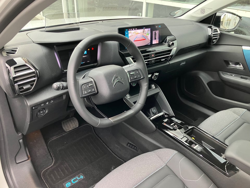 Citroën ë-C4 X 50 Shine 4d