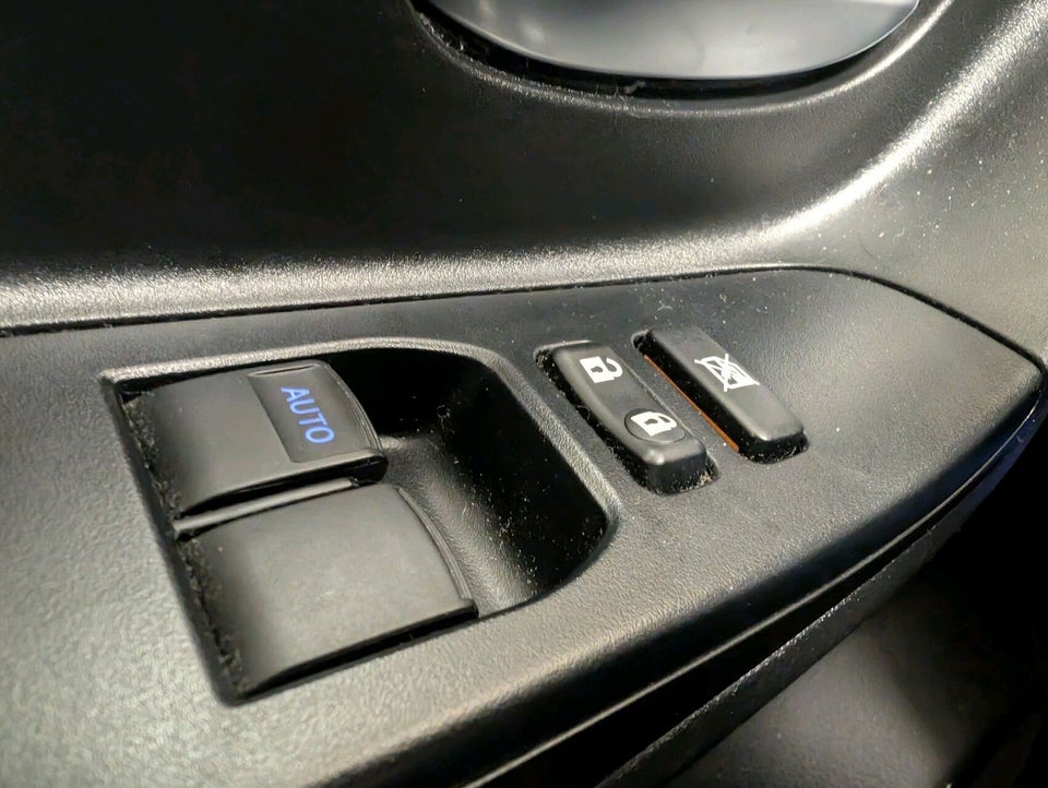 Toyota Yaris 1,0 VVT-i T2 5d