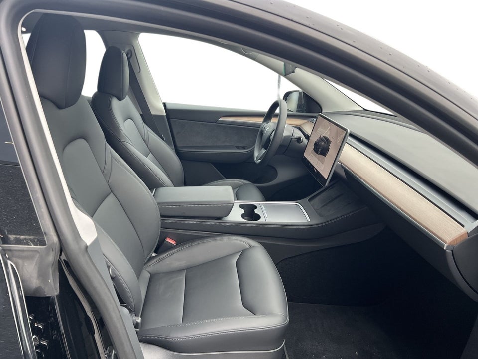 Tesla Model Y RWD 5d