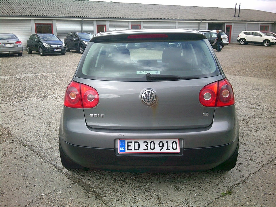 VW Golf V 1,6 FSi Comfortline 5d