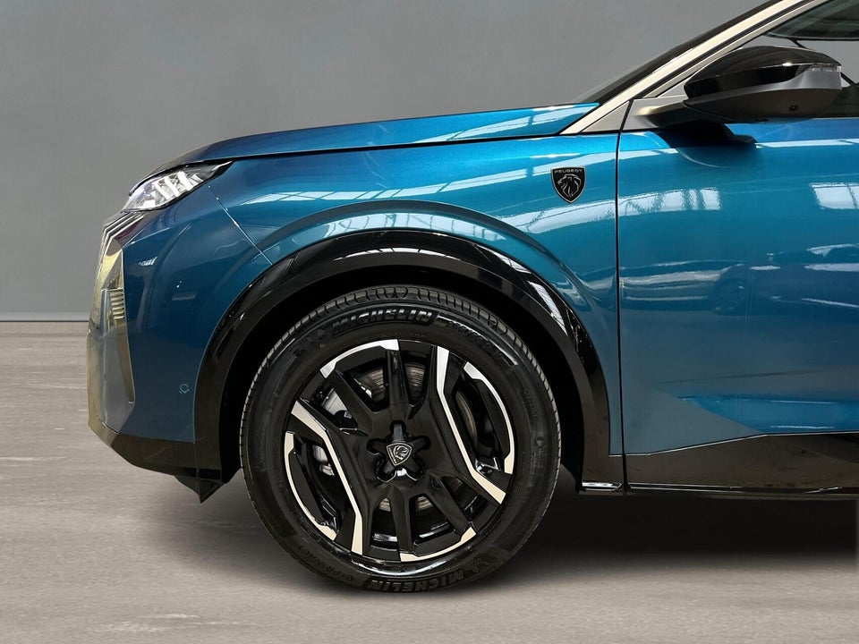 Peugeot e-3008 77 GT Pack 5d