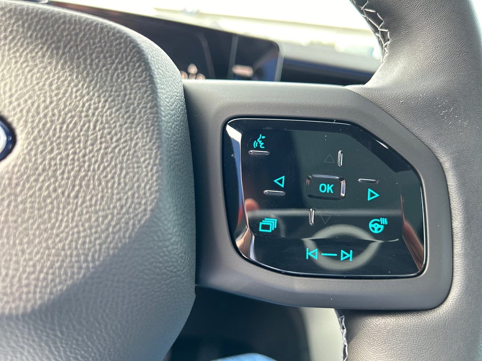 Ford Explorer 82 Premium Extended Range 5d