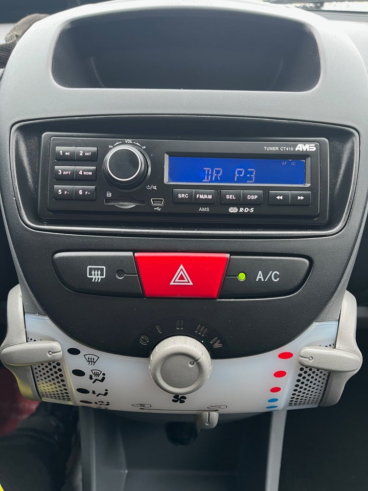 Peugeot 107 1,0 SE 5d