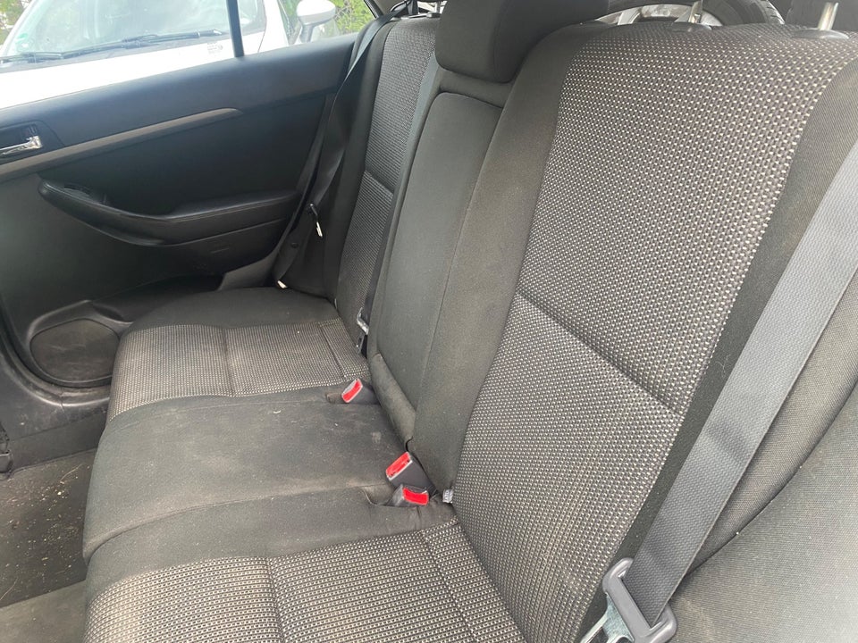 Toyota Avensis 2,0 Sol stc. 5d