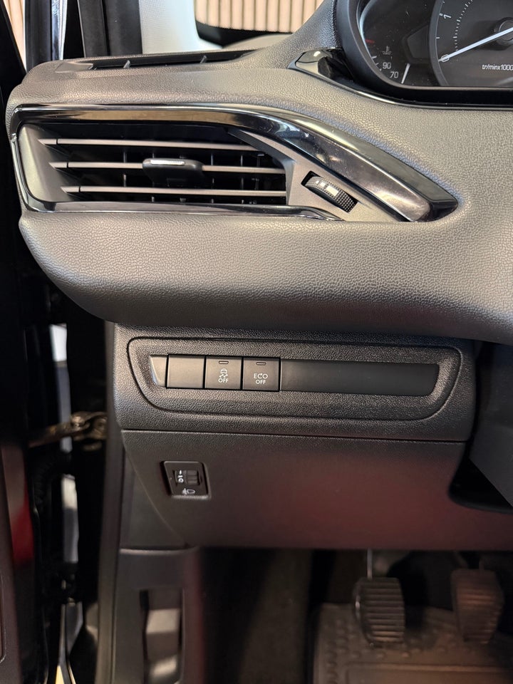 Peugeot 208 1,6 BlueHDi 100 Active 5d