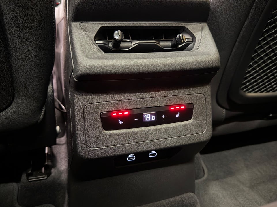 Audi SQ6 e-tron quattro 5d