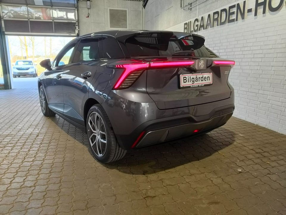 MG 4 77 Luxury Extended Range 5d