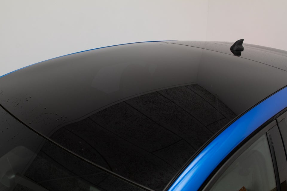 Peugeot e-208 50 GT Sky 5d