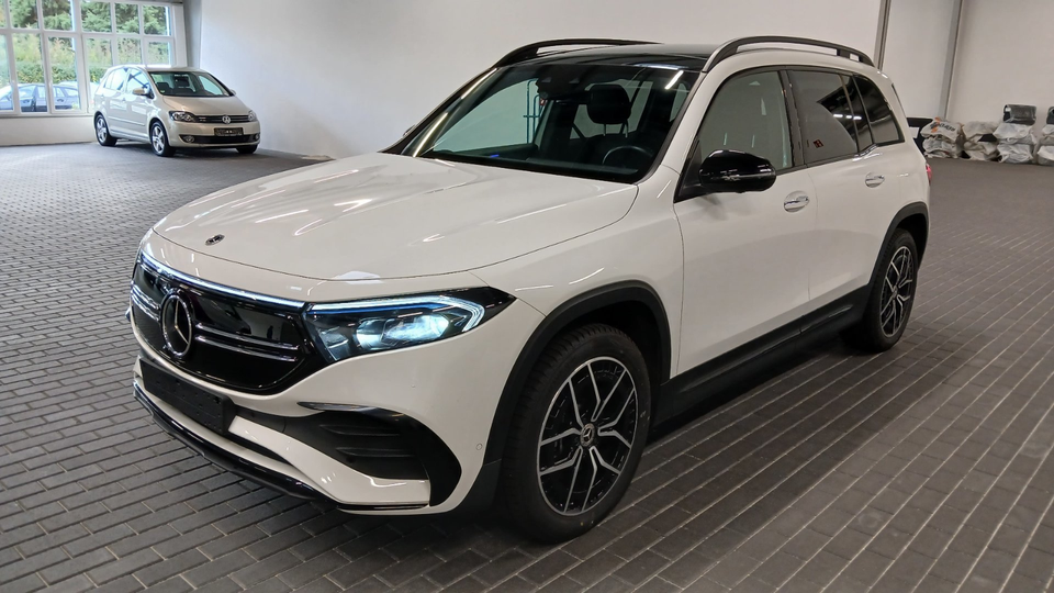 Mercedes EQB300 AMG Line 4Matic 5d