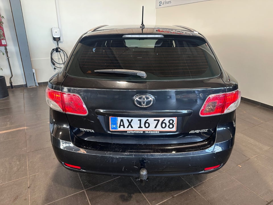 Toyota Avensis 2,0 D-4D T2 stc. 5d