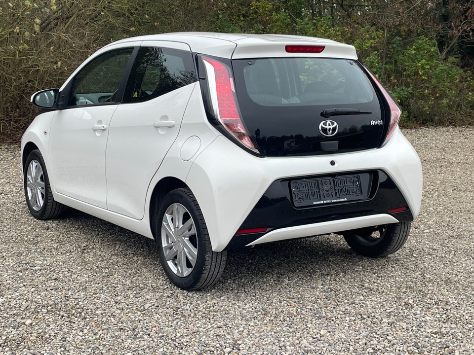 Toyota Aygo 1,0 VVT-i x-touch 5d