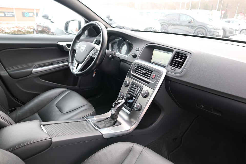 Volvo V60 2,0 D3 136 Momentum aut. 5d