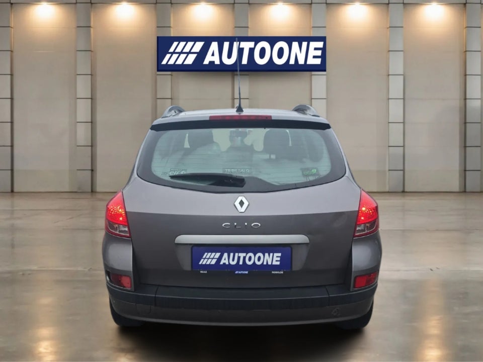 Renault Clio III 1,2 16V TCe Expression 5d