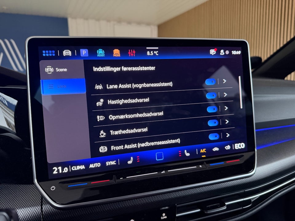 VW Golf VIII 1,5 GTE DSG 5d