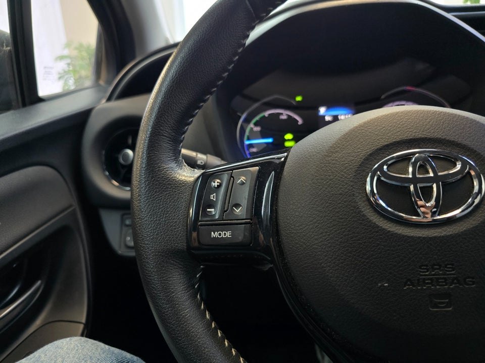 Toyota Yaris 1,5 Hybrid H3 Limited e-CVT 5d
