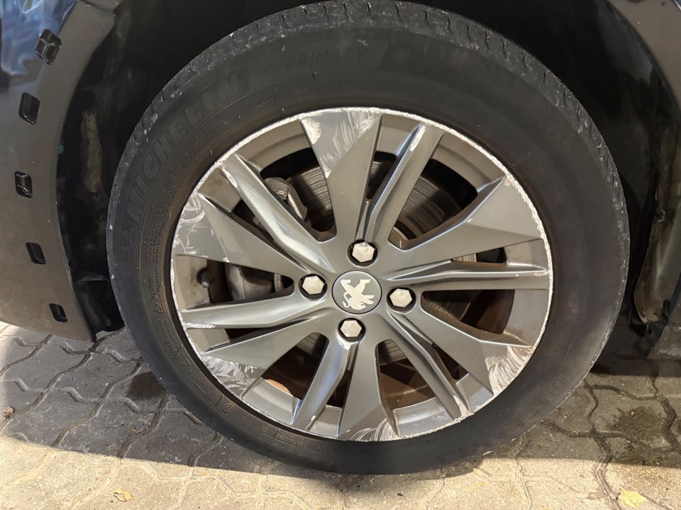 Peugeot e-208 50 Allure 5d