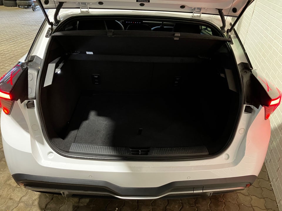 MG 4 77 Luxury Extended Range 5d