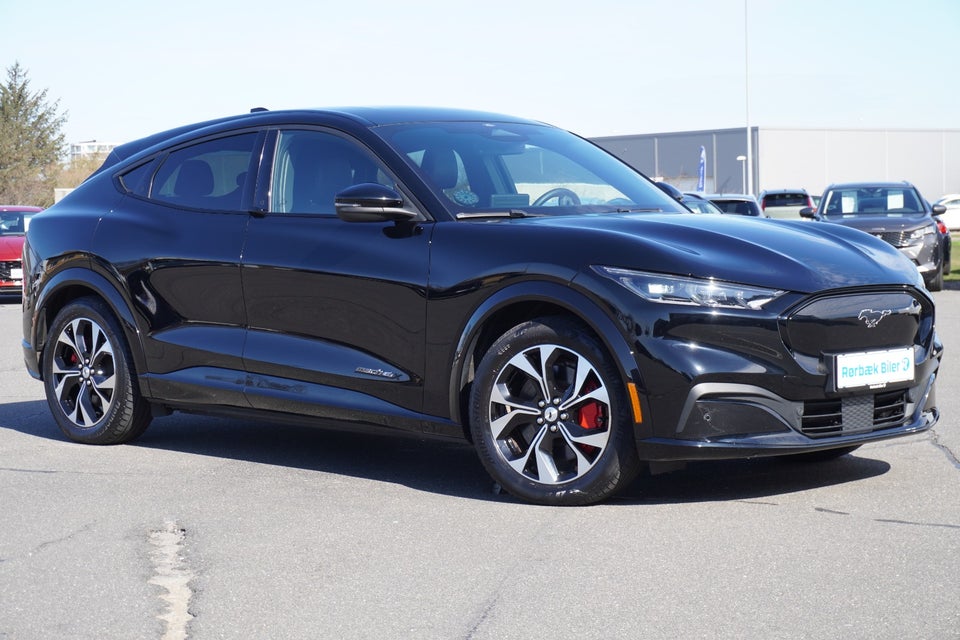 Ford Mustang Mach-E 88 Extended Range AWD 5d