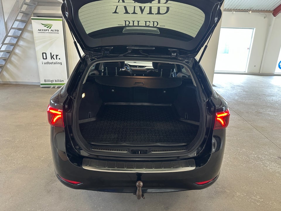 Toyota Avensis 1,8 VVT-i T2 Premium Touring Sports MDS 5d