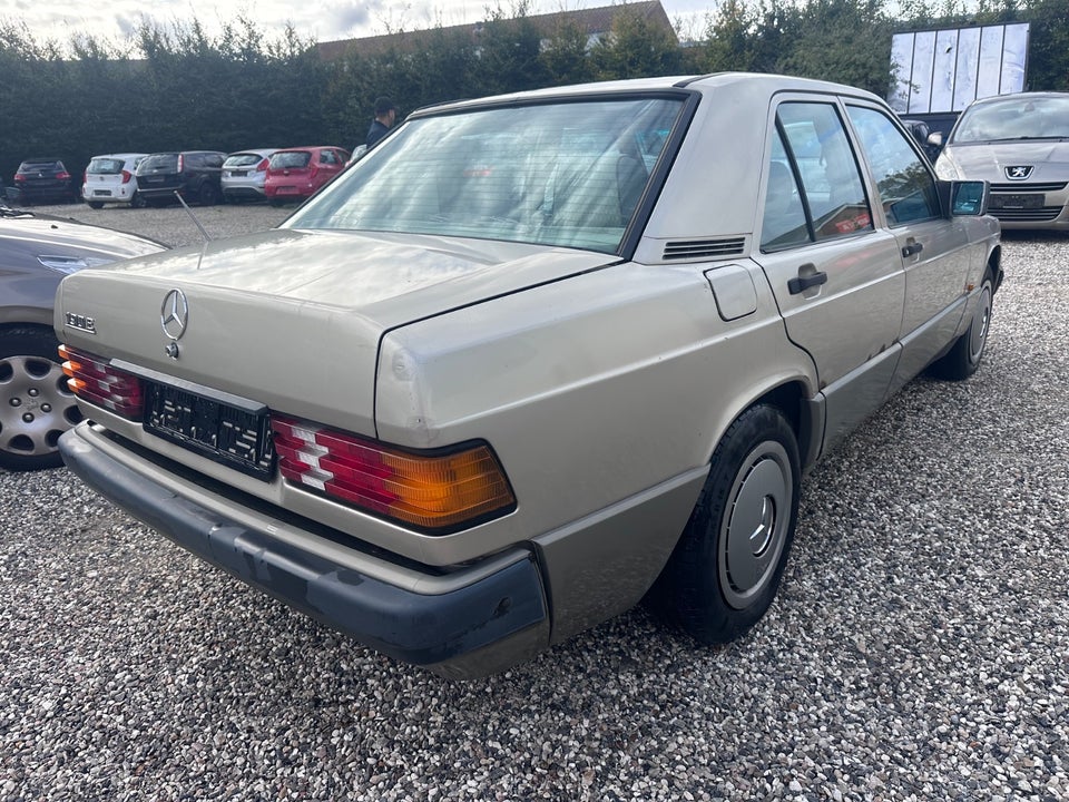 Mercedes 190 E 1,8 Sportline aut. 4d