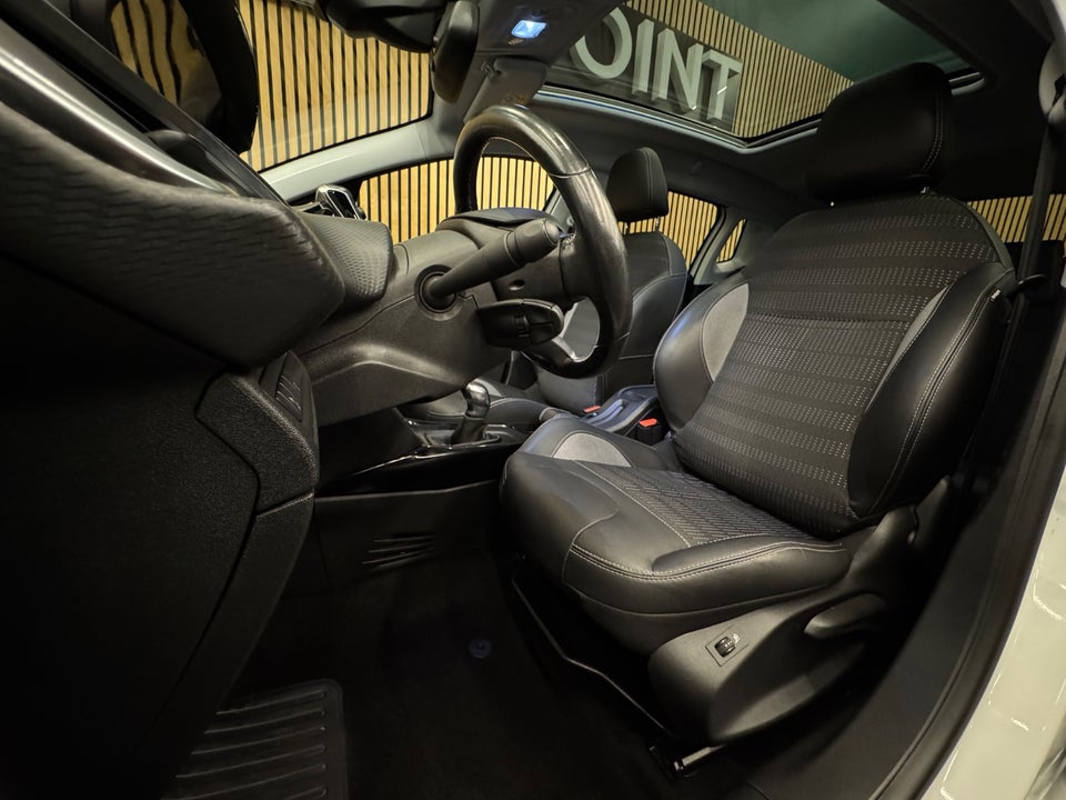 Peugeot 2008 1,2 e-THP 110 Allure Sky 5d