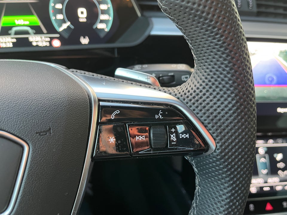 Audi Q8 e-tron 55 S-line quattro 5d