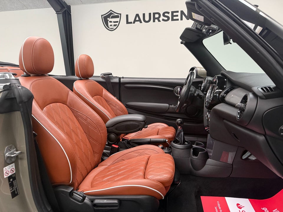 MINI Cooper 1,5 Essential Cabriolet 2d
