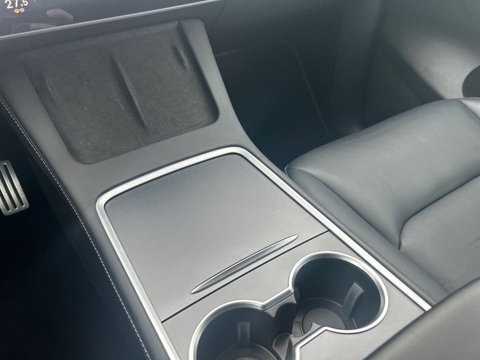 Tesla Model Y Long Range AWD 5d