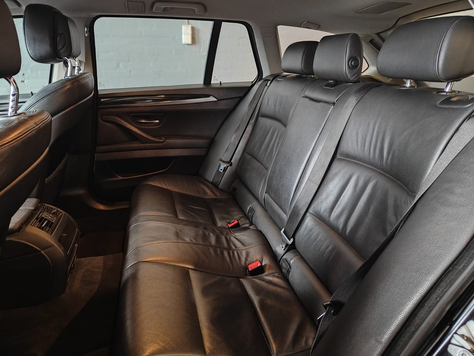 BMW 523i 3,0 Touring aut. 5d