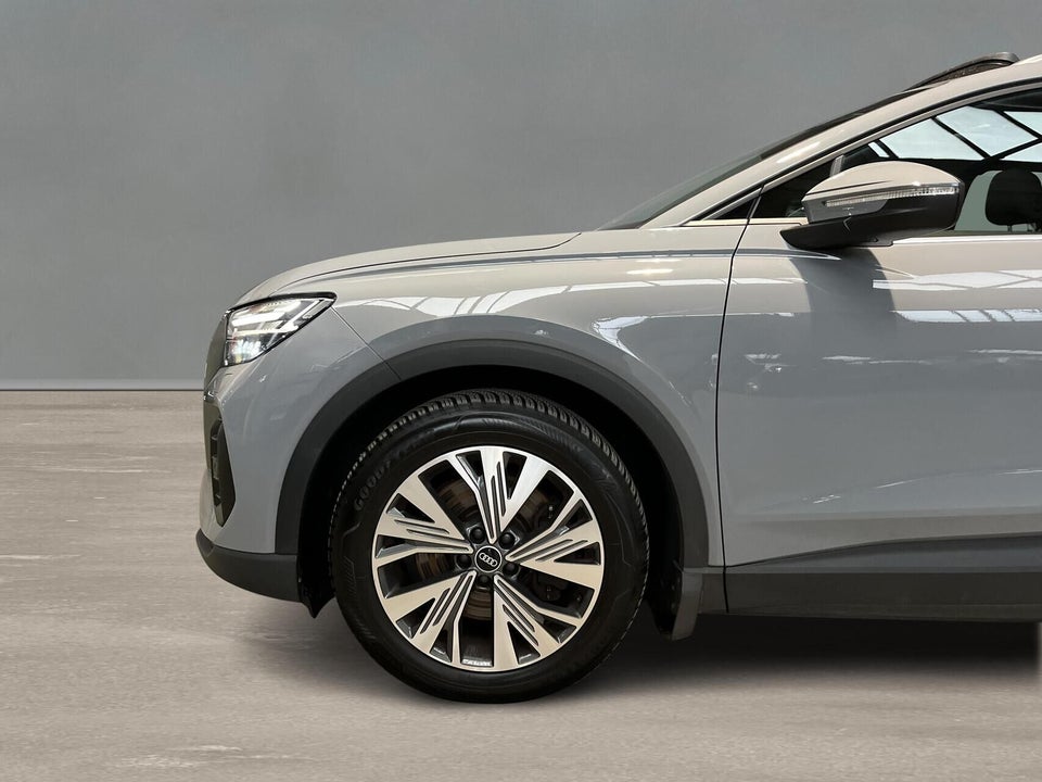 Audi Q4 e-tron 40  5d