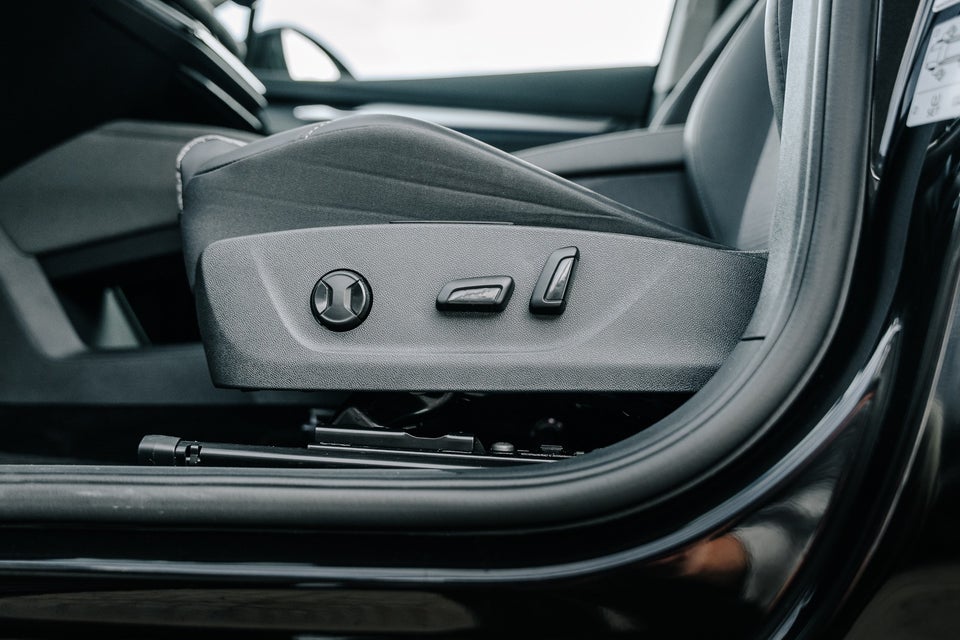 Skoda Enyaq 60 iV Clever Loft 5d