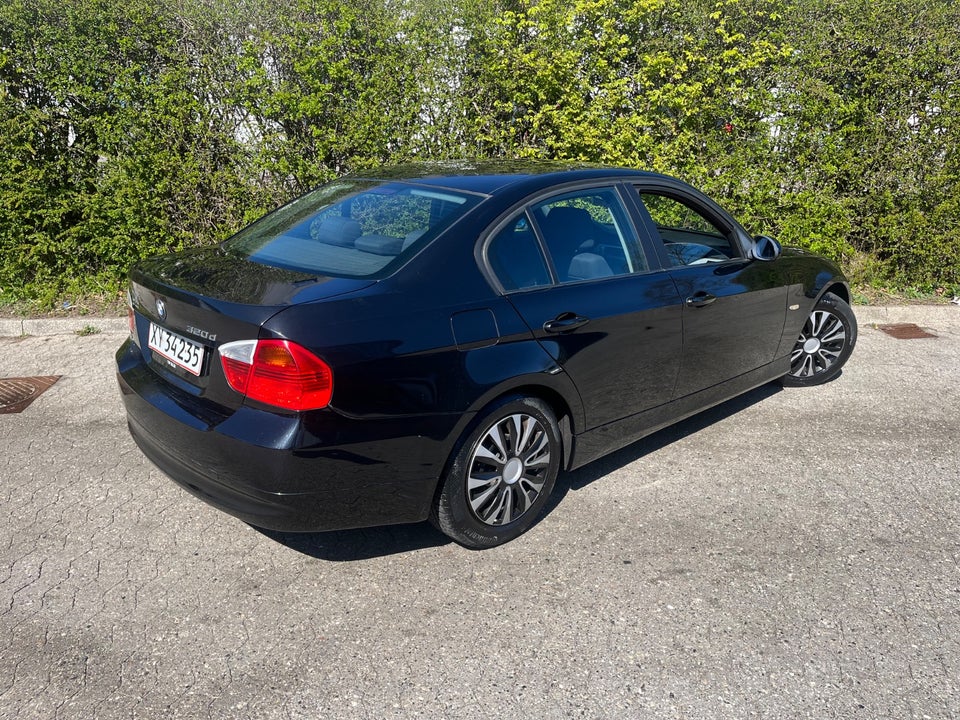 BMW 320d 2,0  4d