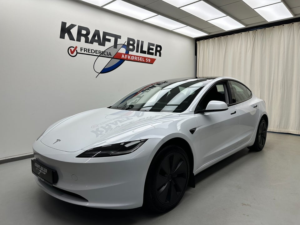 Tesla Model 3 Long Range AWD 4d