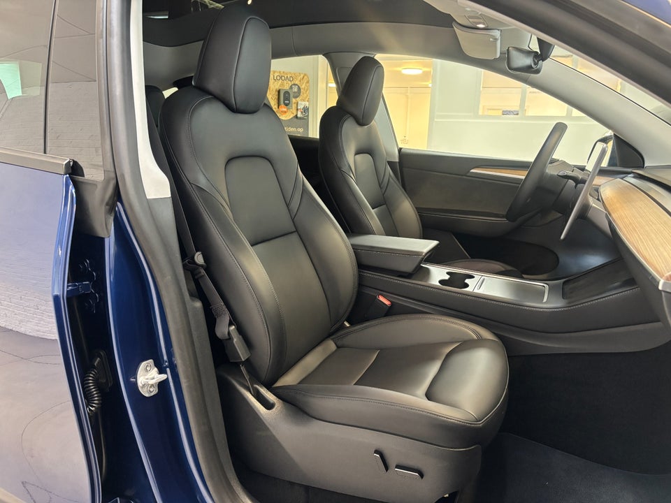 Tesla Model Y Long Range AWD 5d