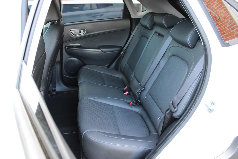 Hyundai Kona 64 EV Premium 5d