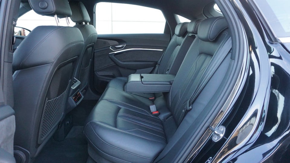 Audi Q8 e-tron 55 S-line Sportback quattro 5d