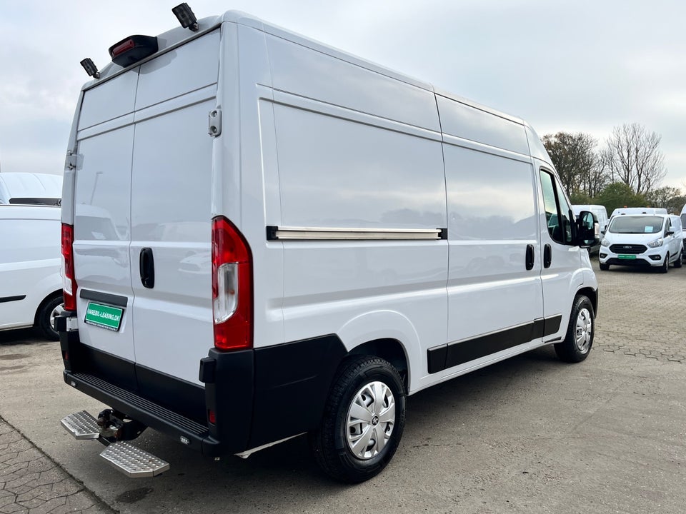Peugeot Boxer 435 2,2 BlueHDi 165 L2H2 Ultimate