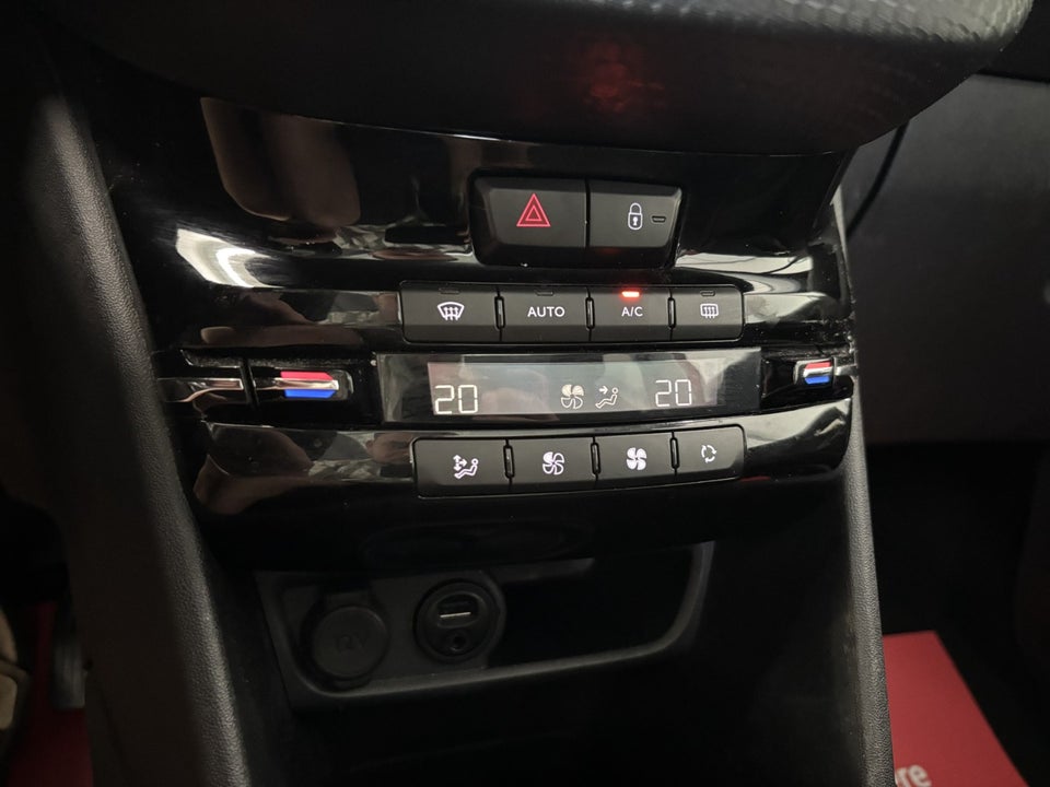 Peugeot 208 1,6 BlueHDi 100 Allure Sky 5d