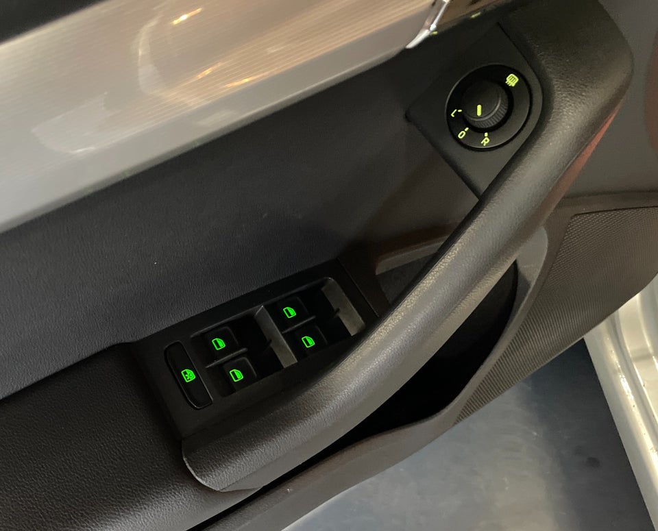 Skoda Octavia 2,0 TDi 150 Ambition Combi 5d