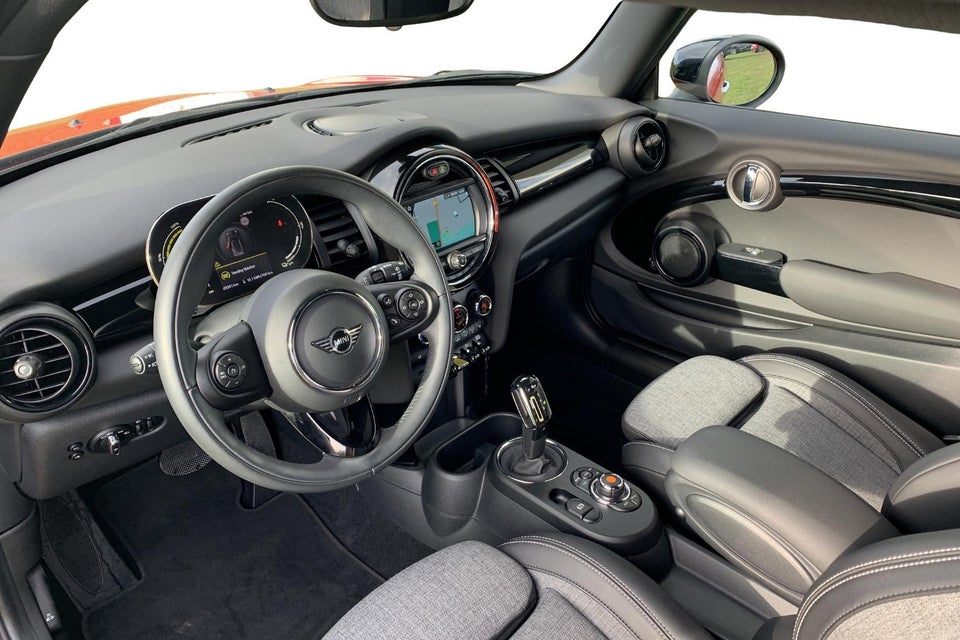 MINI Cooper SE Essential 3d