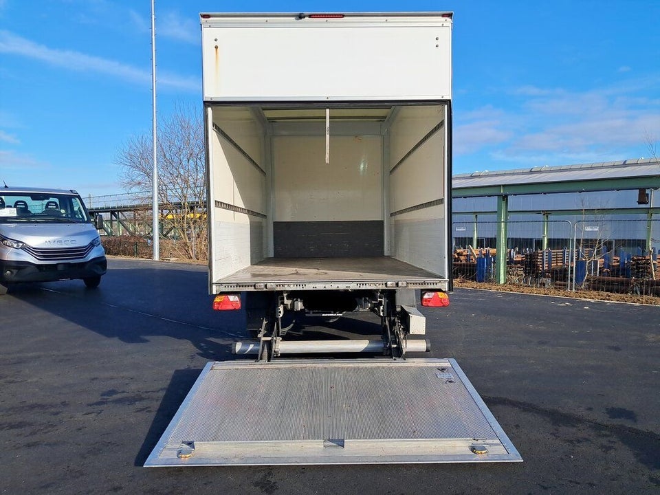 Iveco Daily 2,3 35S16 4100mm Box m/lift AG8