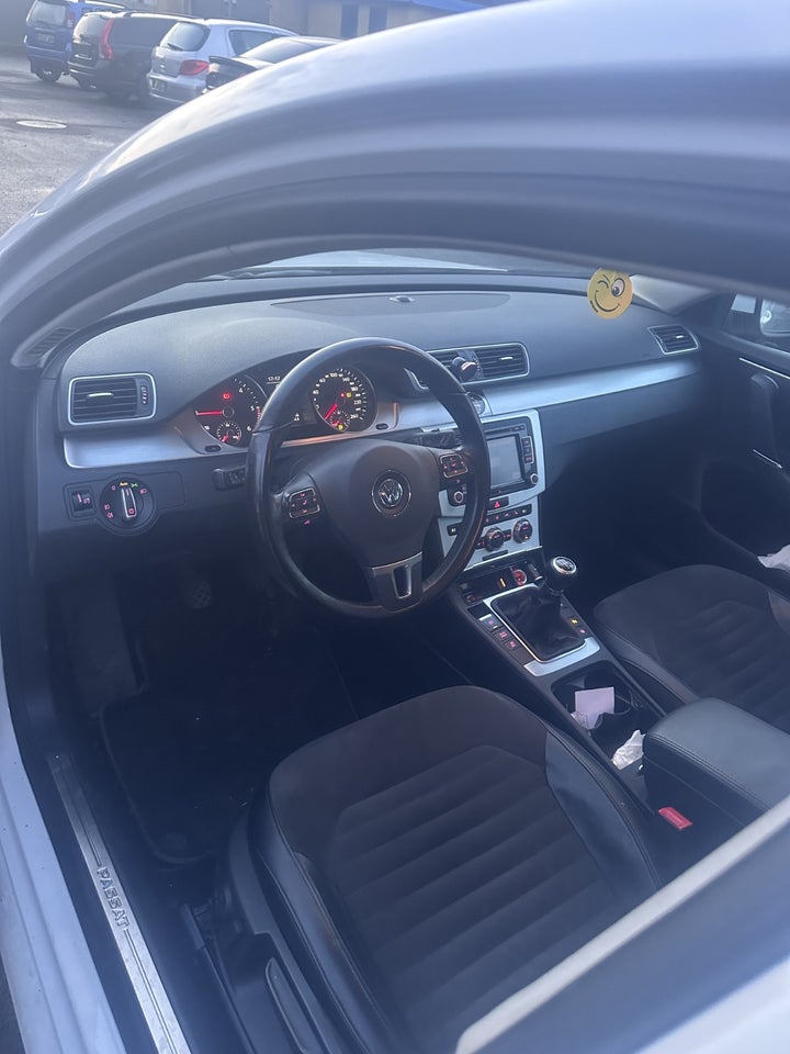VW Passat 2,0 TDi 140 Highline Variant BMT 5d