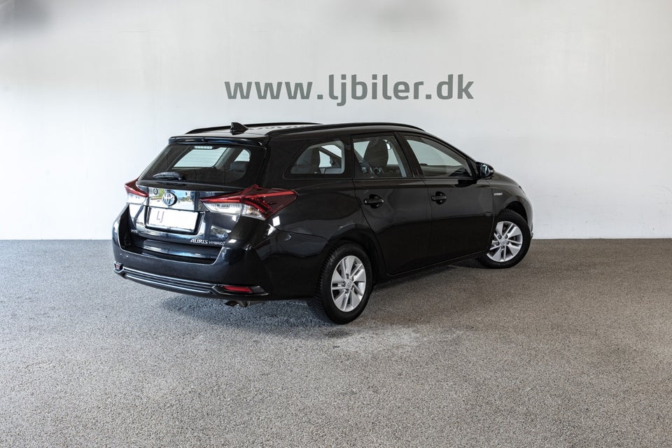 Toyota Auris 1,8 Hybrid H1 Touring Sports CVT 5d