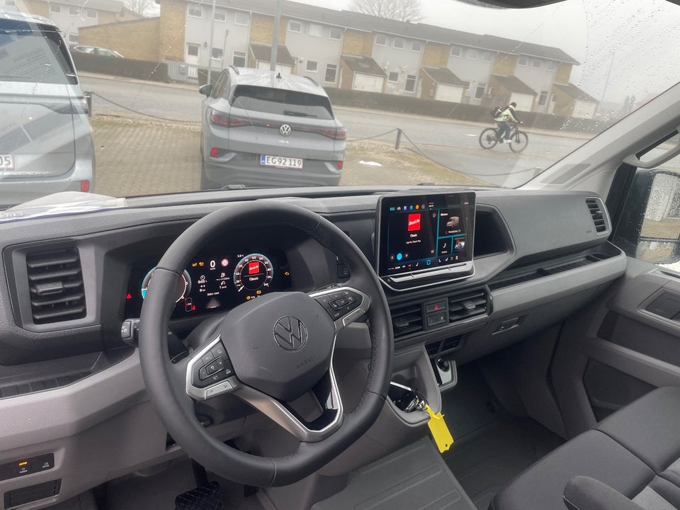 VW Crafter 35 2,0 TDi 177 Comfort Kassevogn L3H2 aut.